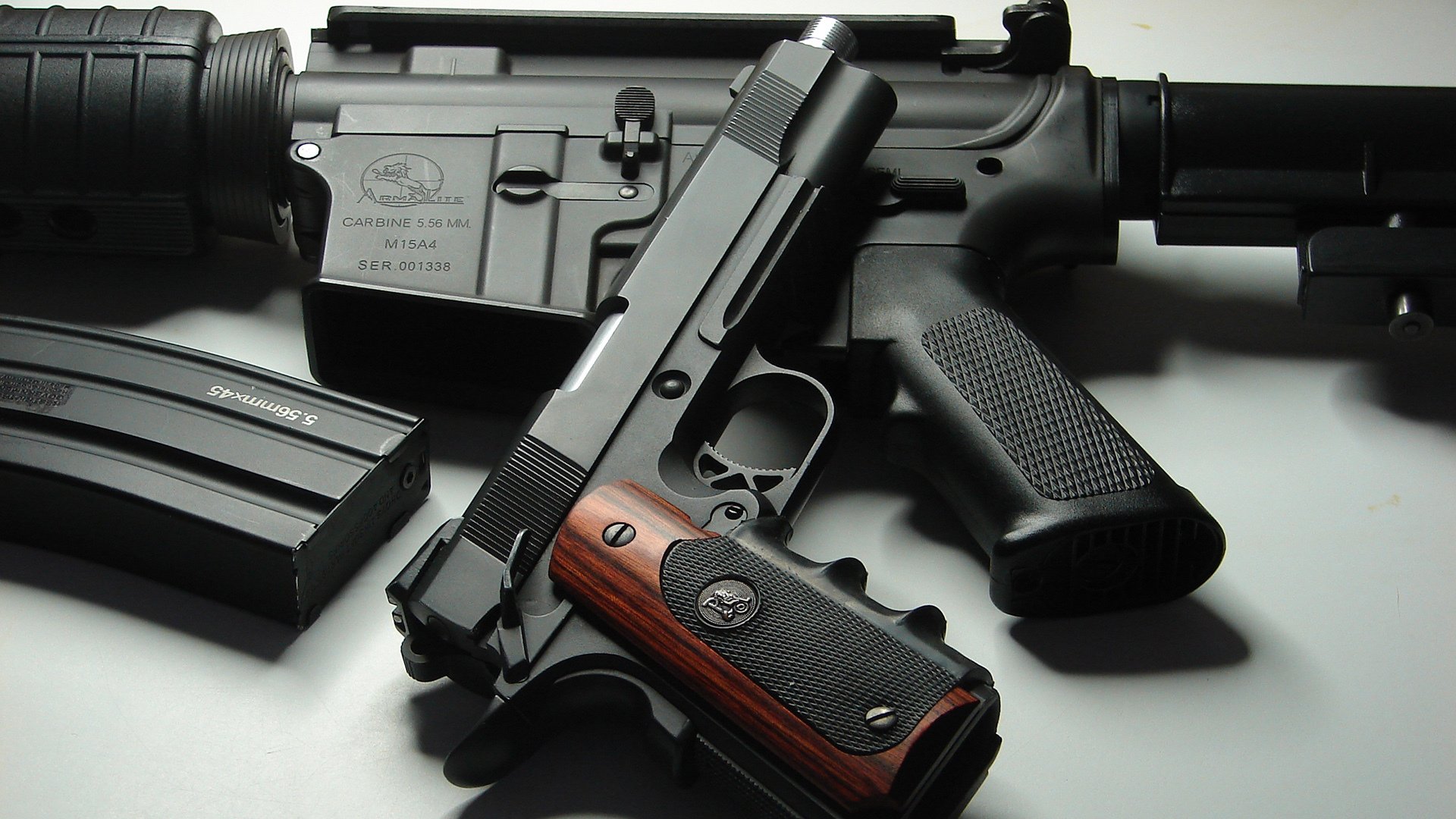 开云体育官网下载-现场应援道具创新形式增强互动体验带动球迷情绪,应援道具有哪些